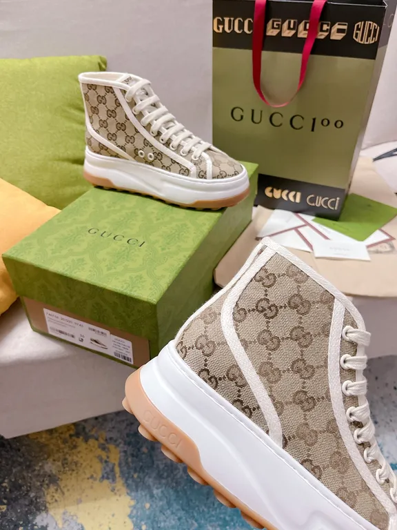 Gucci Shoe 